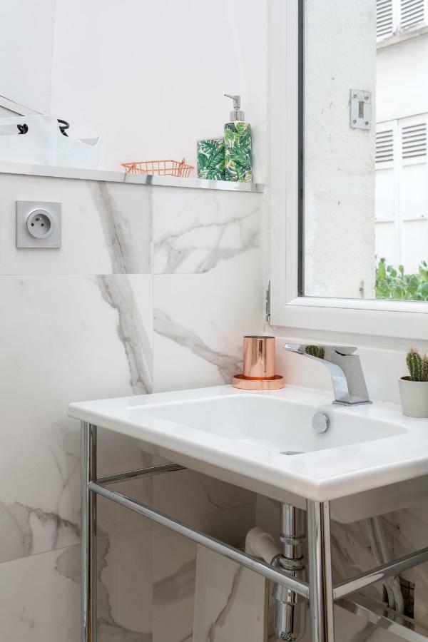 Studio D'Architecte Au Pied De Tour Eiffel Apartment Париж Екстериор снимка